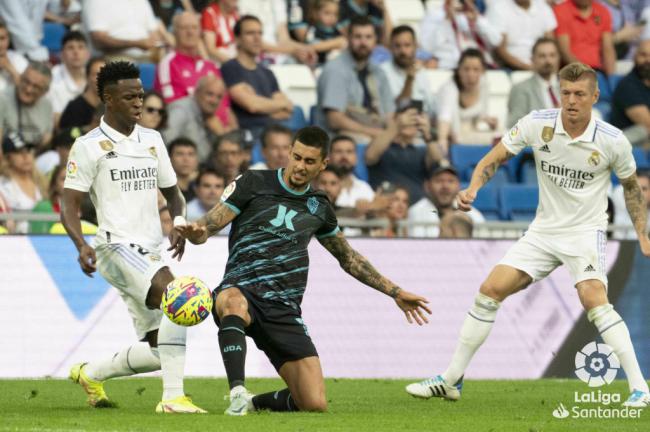 Almería pierde 4-2 ante el Real Madrid en un partido emocionante