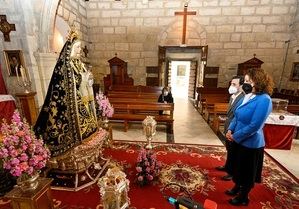 El Ayuntamiento participa en la Veneración a la Soledad en el Viernes de Dolores