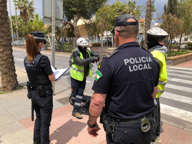 Ayuntamiento de Vícar promueve conducción responsable en patinetes eléctricos