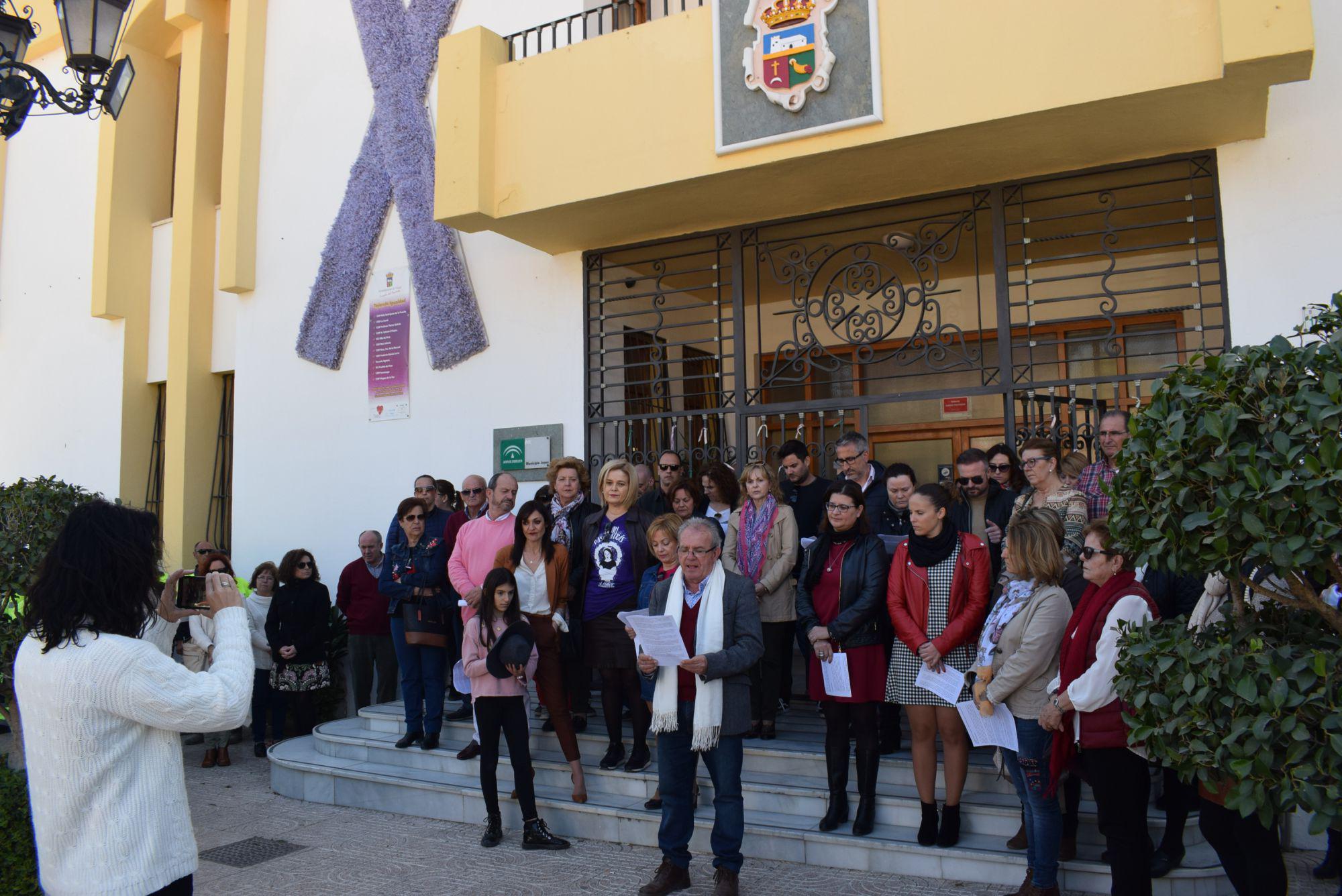 El Ayuntamiento de Vícar se suma a la huelga feminista