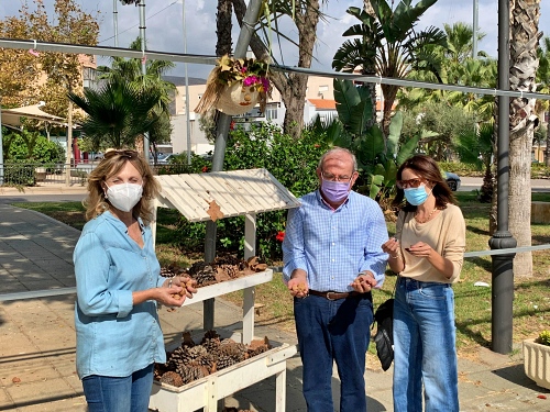 Vícar Se Tiñe De Ocre Y Engalana De Frutos Silvestres Para Homenajear Al Otoño