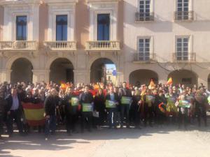 La España de Vox reune menos almerienses que los árboles de la Plaza Vieja