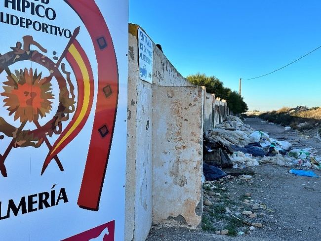 PSOE exige limpieza en caminos rurales de Almería